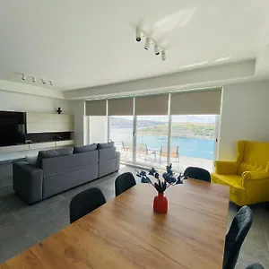 Seaview Apartment- Valletta Views - 8, 49 Tigne Point Mansions Apartament Sliema