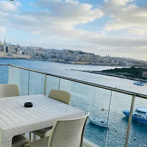 Seaview & Seafront- 9, 49 Tigne Point Mansions Apartament Sliema