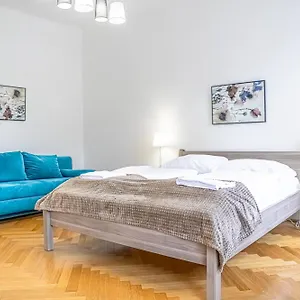 Comfortable 2br Apt.-near Wiener Stadthalle Bécs