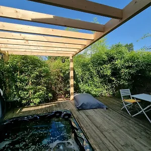 L Abri Et Détente , Porte Des Pierres Dorees France