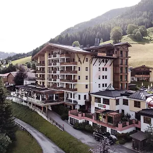 Familienresort Ellmauhof - Feriengut Hotel Saalbach