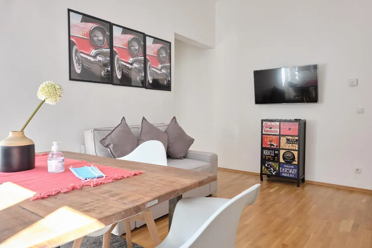 Vienna Experience Apartment 0*,
