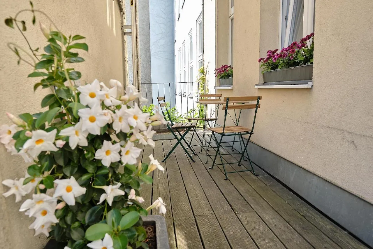 Vienna Experience Apartment 0*,
