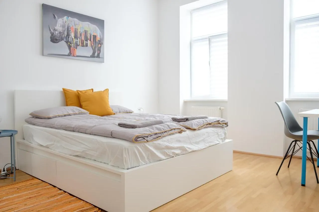 Vienna Experience Apartment 0*,