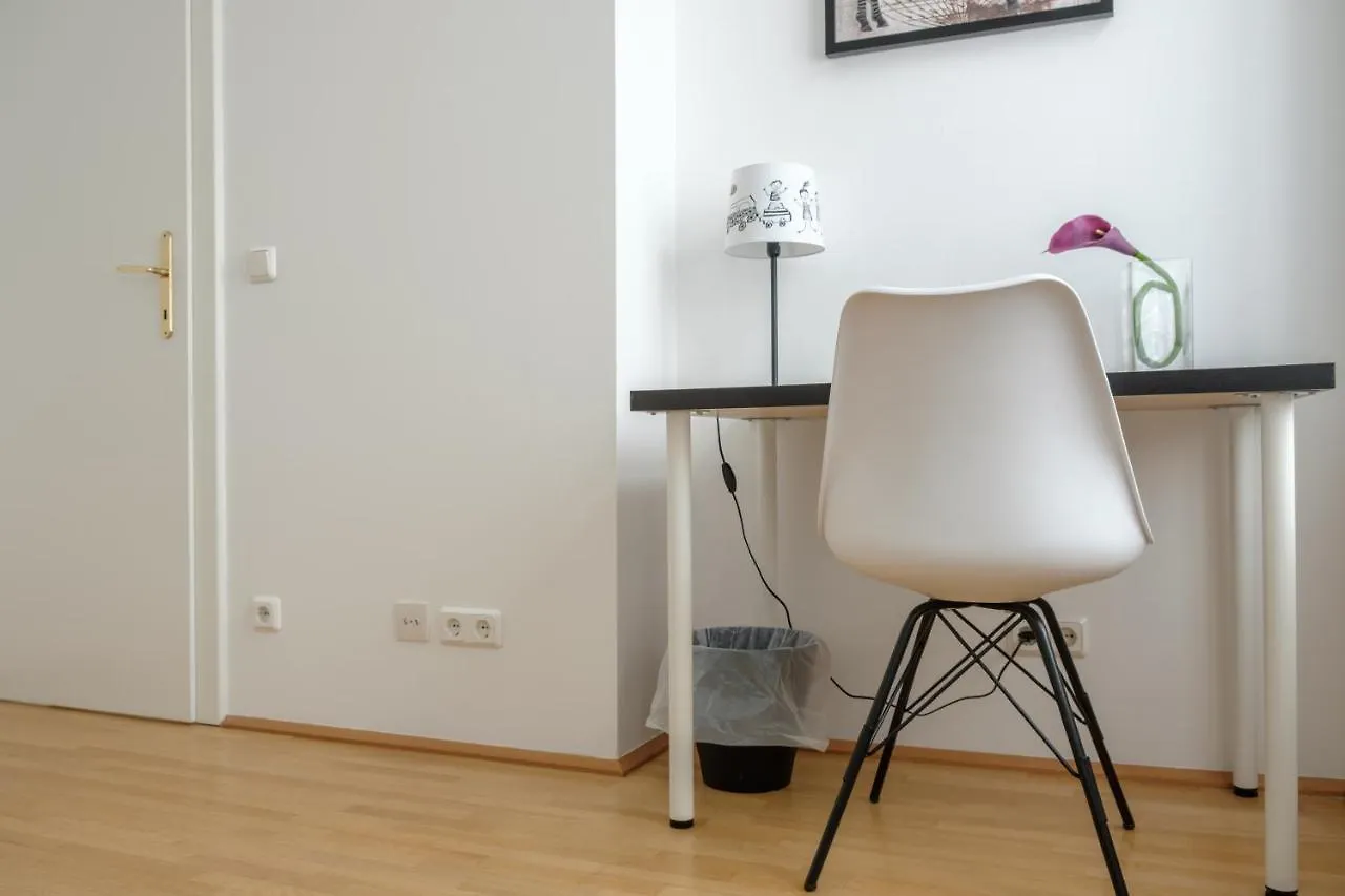 Vienna Experience Apartment 0*,